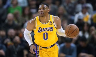 Los Lakers Intercambian a Russell Westbrook con los Jazz en un Acuerdo de 3 Equipos y 8 Jugadores